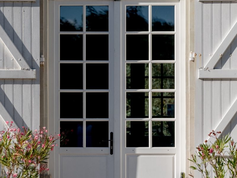 Les clés pour bien choisir vos portes-fenêtres : conseils et astuces indispensables