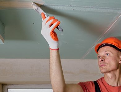 Travaux de finitions et de resserrage de plafonnage par un pro : pour un résultat parfait !