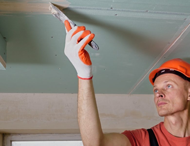 Travaux de finitions et de resserrage de plafonnage par un pro : pour un résultat parfait !